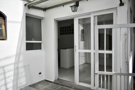 Casa para alugar com 42m², 2 quartos e sem vaga Casa para alugar com 42m², 2 quartos e sem vagaEntrada