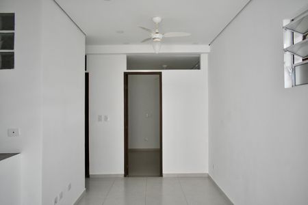 Casa para alugar com 42m², 2 quartos e sem vaga Casa para alugar com 42m², 2 quartos e sem vagaSala