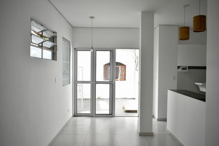 Casa para alugar com 42m², 2 quartos e sem vaga Casa para alugar com 42m², 2 quartos e sem vagaSala