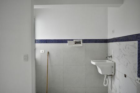 Casa para alugar com 42m², 2 quartos e sem vaga Casa para alugar com 42m², 2 quartos e sem vagaÁrea de Serviço