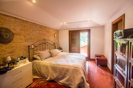 Casa à venda com 730m², 4 quartos e 6 vagasSuíte 2