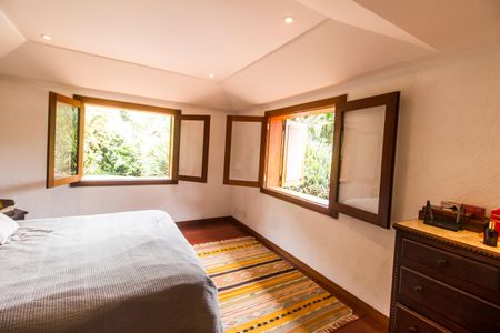 Casa à venda com 730m², 4 quartos e 6 vagasSuíte 3