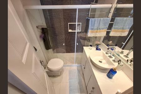 Apartamento à venda com 130m², 3 quartos e sem vagaBanheiro