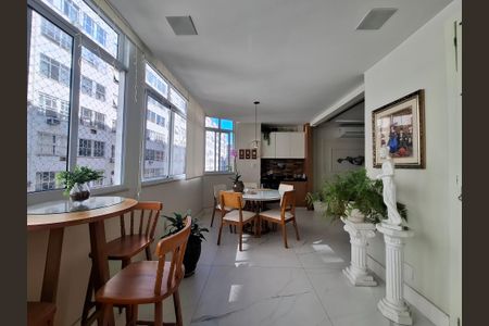 Apartamento à venda com 130m², 3 quartos e sem vagaVaranda