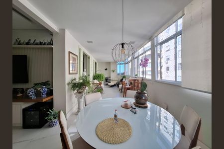 Apartamento à venda com 130m², 3 quartos e sem vagaVaranda