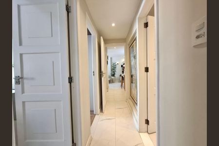 Apartamento à venda com 130m², 3 quartos e sem vagaCorredor