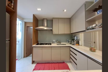 Apartamento à venda com 130m², 3 quartos e sem vagaCozinha