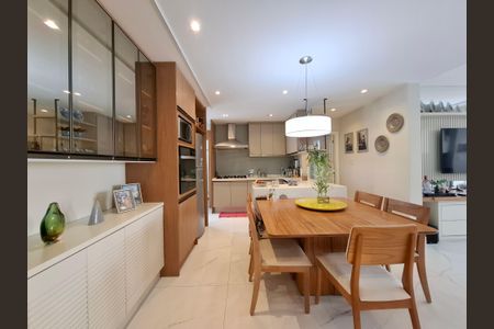 Apartamento à venda com 130m², 3 quartos e sem vagaCozinha