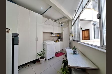 Apartamento à venda com 130m², 3 quartos e sem vagaÁrea de serviço