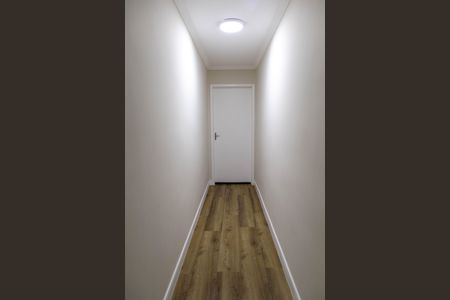 Casa à venda com 216m², 3 quartos e 4 vagas Casa à venda com 216m², 3 quartos e 4 vagasCorredor