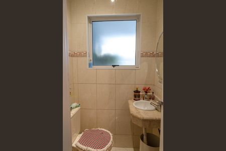 Casa à venda com 216m², 3 quartos e 4 vagas Casa à venda com 216m², 3 quartos e 4 vagasLavabo