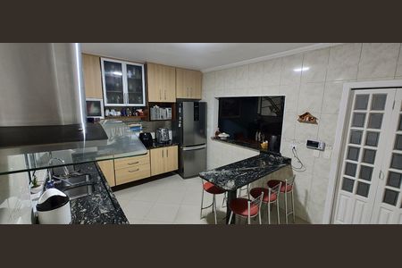 Casa à venda com 216m², 3 quartos e 4 vagas Casa à venda com 216m², 3 quartos e 4 vagasCozinha