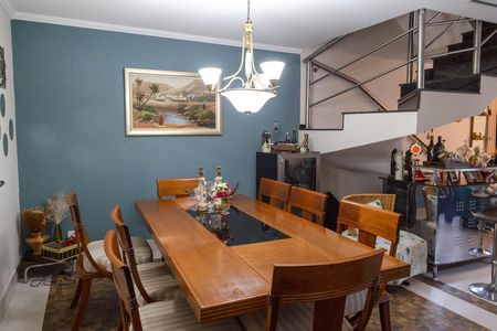 Casa à venda com 216m², 3 quartos e 4 vagas Casa à venda com 216m², 3 quartos e 4 vagasSala de Jantar