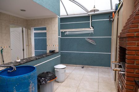 Casa à venda com 216m², 3 quartos e 4 vagas Casa à venda com 216m², 3 quartos e 4 vagasÁrea de Serviço