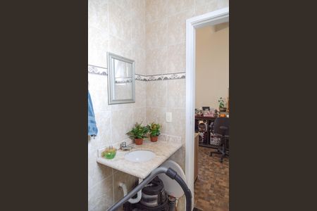 Casa à venda com 216m², 3 quartos e 4 vagas Casa à venda com 216m², 3 quartos e 4 vagasLavabo