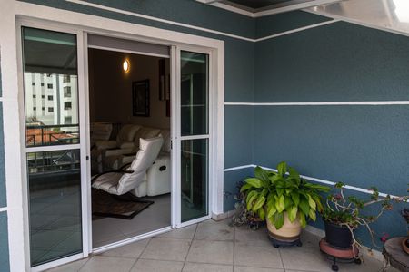 Casa à venda com 216m², 3 quartos e 4 vagas Casa à venda com 216m², 3 quartos e 4 vagasVaranda