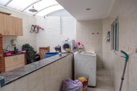 Casa à venda com 216m², 3 quartos e 4 vagas Casa à venda com 216m², 3 quartos e 4 vagasÁrea de Serviço