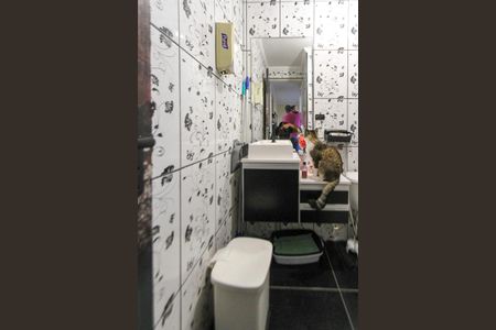 Apartamento à venda com 52m², 2 quartos e 1 vaga Apartamento à venda com 52m², 2 quartos e 1 vagaBanheiro