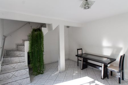 Casa à venda com 116m², 2 quartos e 1 vagaSala