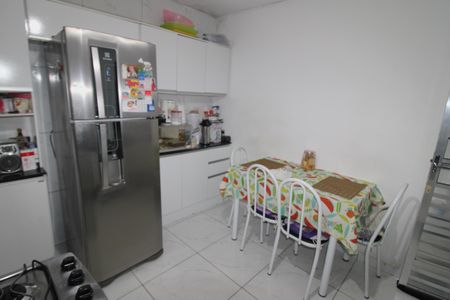 Casa à venda com 150m², 3 quartos e 1 vagaCasa 2 - Sala / Cozinha