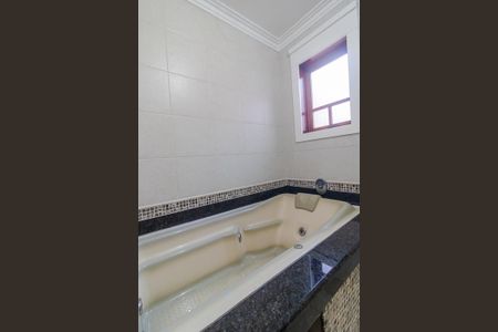 Casa à venda com 283m², 4 quartos e 4 vagas Casa à venda com 283m², 4 quartos e 4 vagasBanheiro da Suíte 1