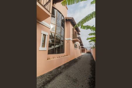 Casa à venda com 283m², 4 quartos e 4 vagas Casa à venda com 283m², 4 quartos e 4 vagasÁrea Externa