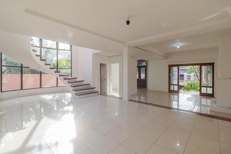 Casa à venda com 283m², 4 quartos e 4 vagas Casa à venda com 283m², 4 quartos e 4 vagasSala