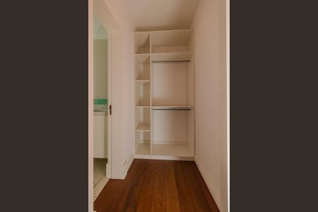 Casa à venda com 283m², 4 quartos e 4 vagas Casa à venda com 283m², 4 quartos e 4 vagasCloset do Quarto