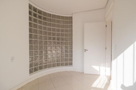 Casa à venda com 283m², 4 quartos e 4 vagas Casa à venda com 283m², 4 quartos e 4 vagasCopa