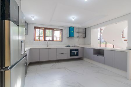 Casa à venda com 283m², 4 quartos e 4 vagas Casa à venda com 283m², 4 quartos e 4 vagasCozinha