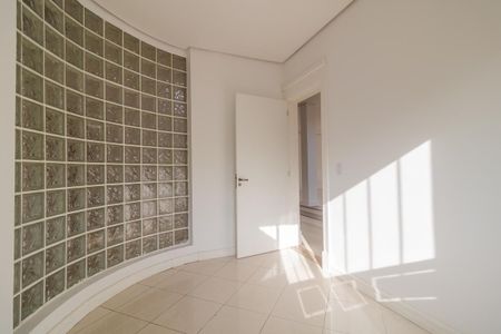 Casa à venda com 283m², 4 quartos e 4 vagas Casa à venda com 283m², 4 quartos e 4 vagasCopa