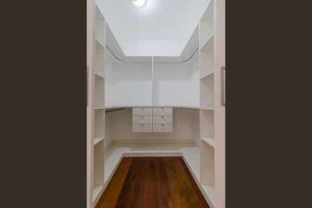 Casa à venda com 283m², 4 quartos e 4 vagas Casa à venda com 283m², 4 quartos e 4 vagasBanheiro da Suíte 1