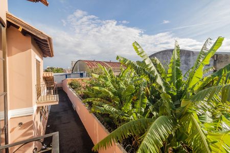 Casa à venda com 283m², 4 quartos e 4 vagas Casa à venda com 283m², 4 quartos e 4 vagasVista da Suíte 2