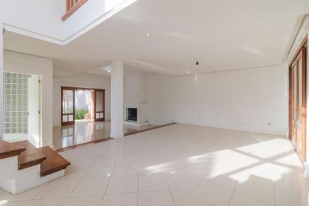 Casa à venda com 283m², 4 quartos e 4 vagas Casa à venda com 283m², 4 quartos e 4 vagasSala