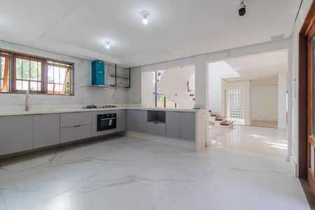 Casa à venda com 283m², 4 quartos e 4 vagas Casa à venda com 283m², 4 quartos e 4 vagasCozinha