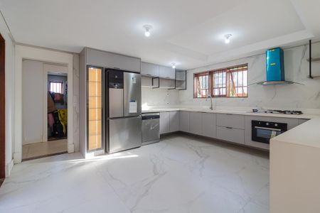 Casa à venda com 283m², 4 quartos e 4 vagas Casa à venda com 283m², 4 quartos e 4 vagasCozinha