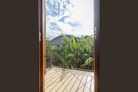 Casa à venda com 283m², 4 quartos e 4 vagas Casa à venda com 283m², 4 quartos e 4 vagasVaranda do Quarto