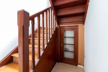 Casa à venda com 158m², 3 quartos e 3 vagasEscada