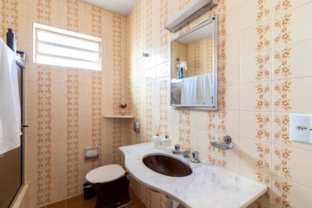 Casa à venda com 158m², 3 quartos e 3 vagasBanheiro 1