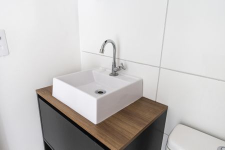 Apartamento à venda com 38m², 2 quartos e sem vaga Apartamento à venda com 38m², 2 quartos e sem vagaBanheiro