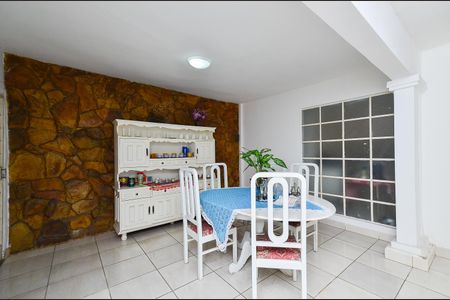 Casa à venda com 445m², 4 quartos e 3 vagas Casa à venda com 445m², 4 quartos e 3 vagasSala de Jantar