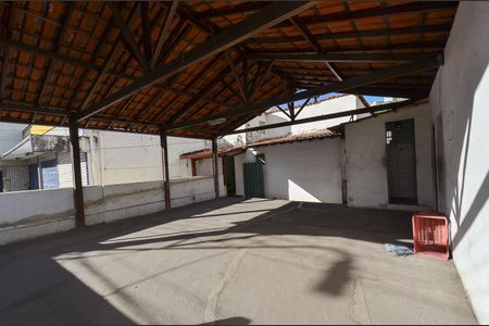 Casa à venda com 445m², 4 quartos e 3 vagas Casa à venda com 445m², 4 quartos e 3 vagasTerraço