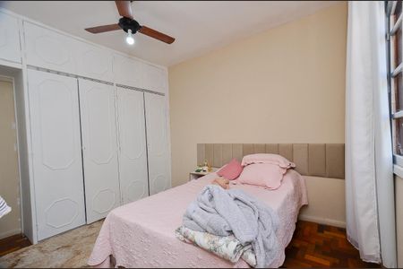 Casa à venda com 445m², 4 quartos e 3 vagas Casa à venda com 445m², 4 quartos e 3 vagasQuarto 2