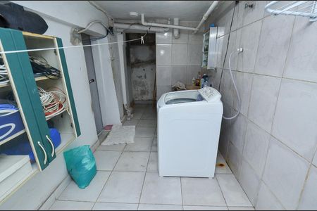 Casa à venda com 445m², 4 quartos e 3 vagas Casa à venda com 445m², 4 quartos e 3 vagasÁrea de Serviço