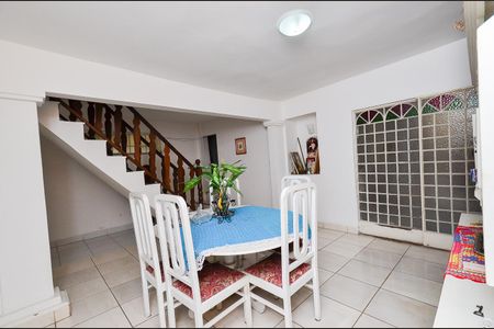 Casa à venda com 445m², 4 quartos e 3 vagas Casa à venda com 445m², 4 quartos e 3 vagasSala de Jantar