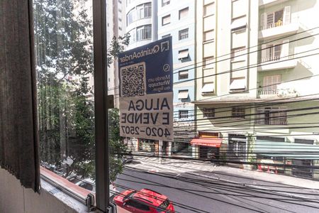 Apartamento à venda com 63m², 1 quarto e sem vagaPlaquinha