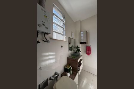 Apartamento à venda com 90m², 2 quartos e sem vagaBanheiro social