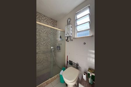 Apartamento à venda com 90m², 2 quartos e sem vagaBanheiro social