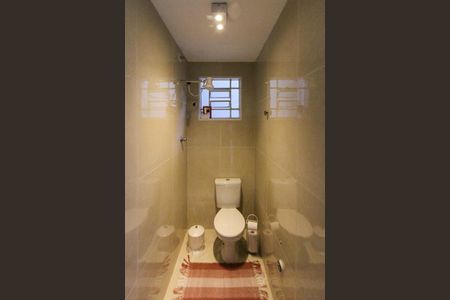 Apartamento à venda com 176m², 2 quartos e 3 vagas Apartamento à venda com 176m², 2 quartos e 3 vagasBanheiro de serviço