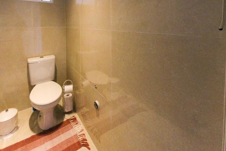 Apartamento à venda com 176m², 2 quartos e 3 vagas Apartamento à venda com 176m², 2 quartos e 3 vagasBanheiro de serviço